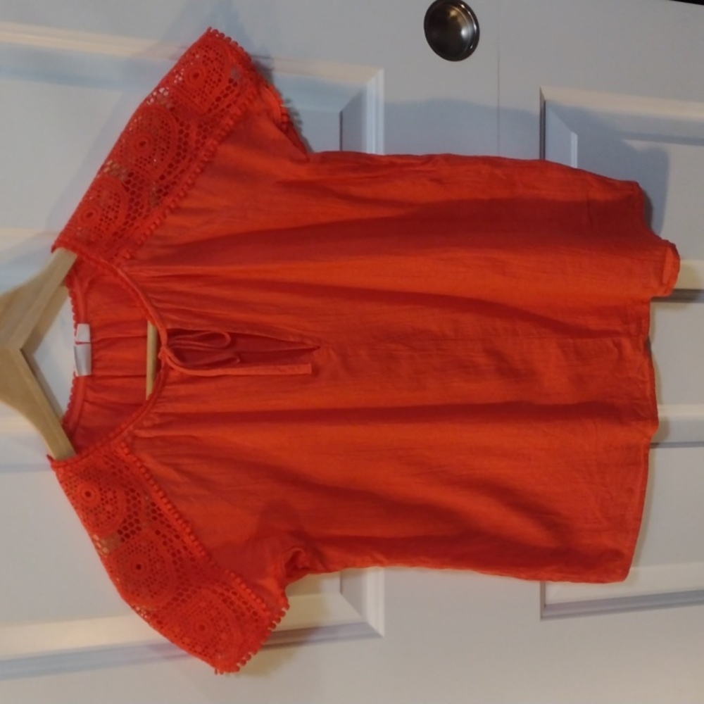 Gap lace top